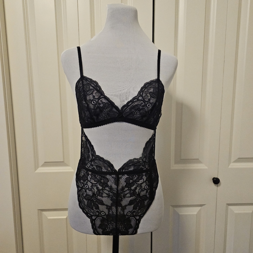 Victoria's Secret Black Lace Cutout Teddy Bodysuit Lingerie Sz S